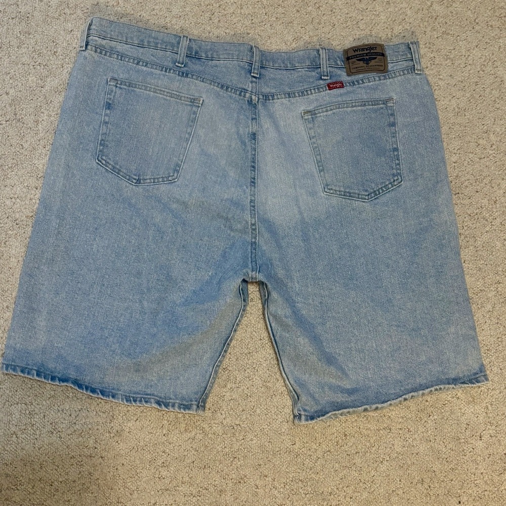 Wrangler Mens Relaxed Fit Jorts Denim Shorts Light Wash Blue Y2K Shorts Size 46